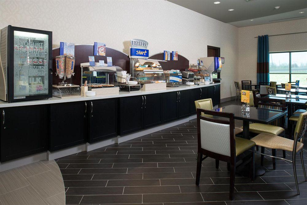 Holiday Inn Express & Suites Kansas City Airport By Ihg Restaurace fotografie