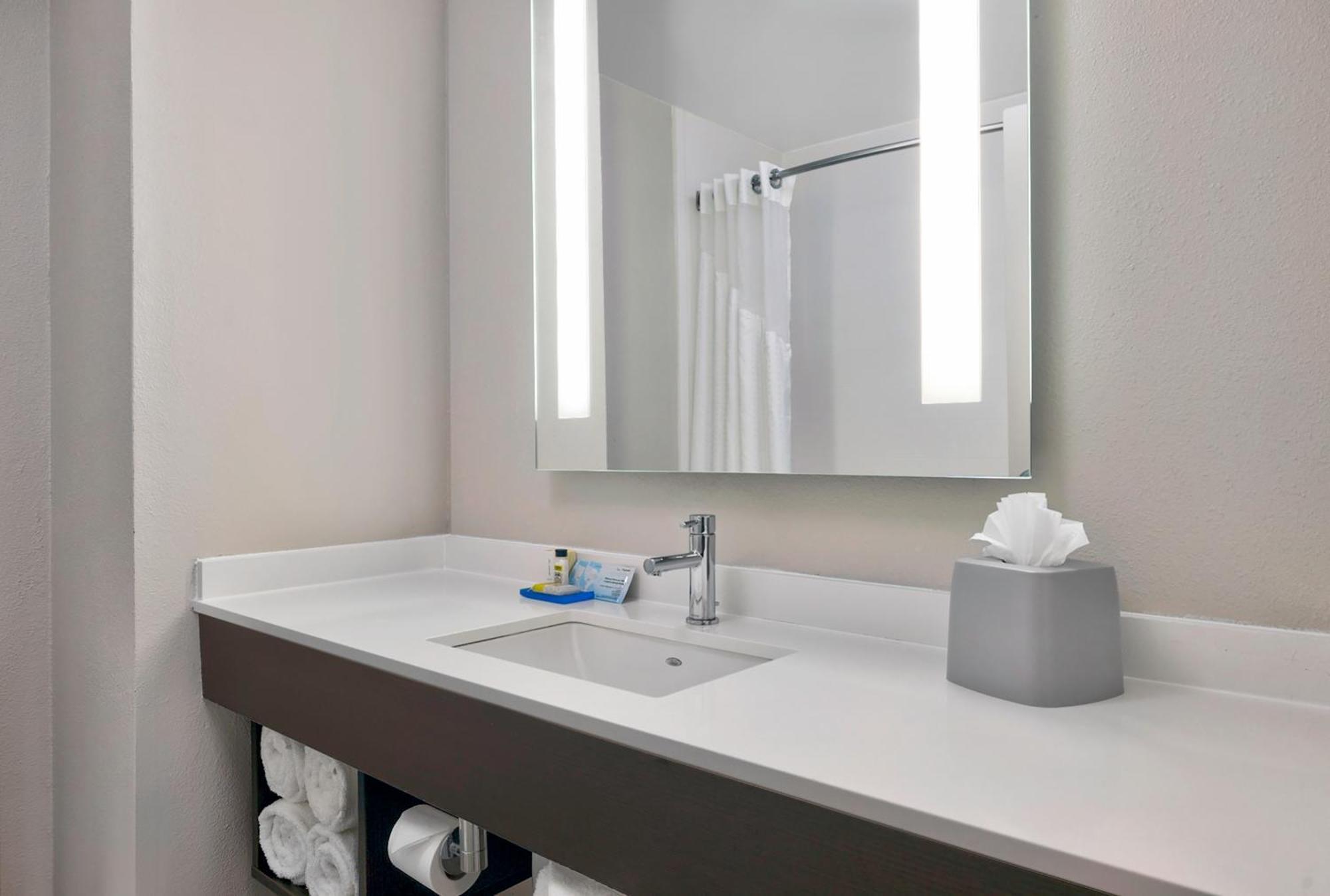 Holiday Inn Express & Suites Kansas City Airport By Ihg Exteriér fotografie