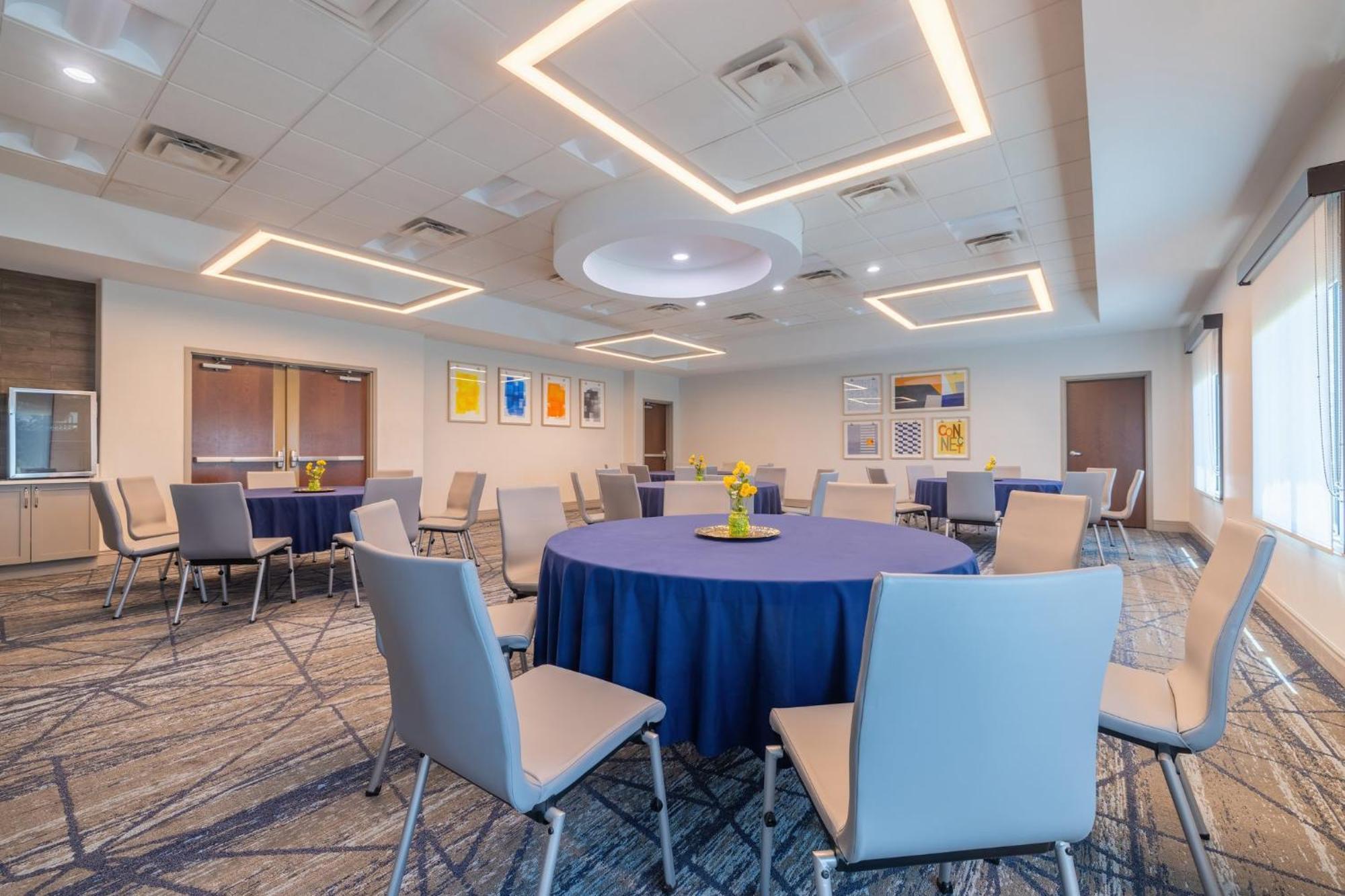 Holiday Inn Express & Suites Kansas City Airport By Ihg Exteriér fotografie