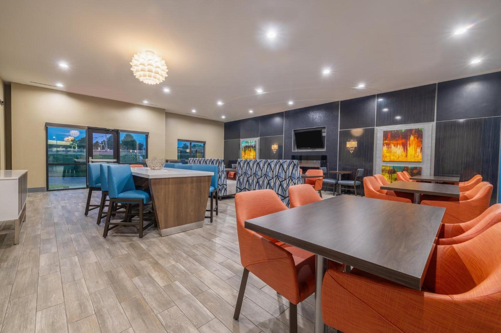 Holiday Inn Express & Suites Kansas City Airport By Ihg Exteriér fotografie