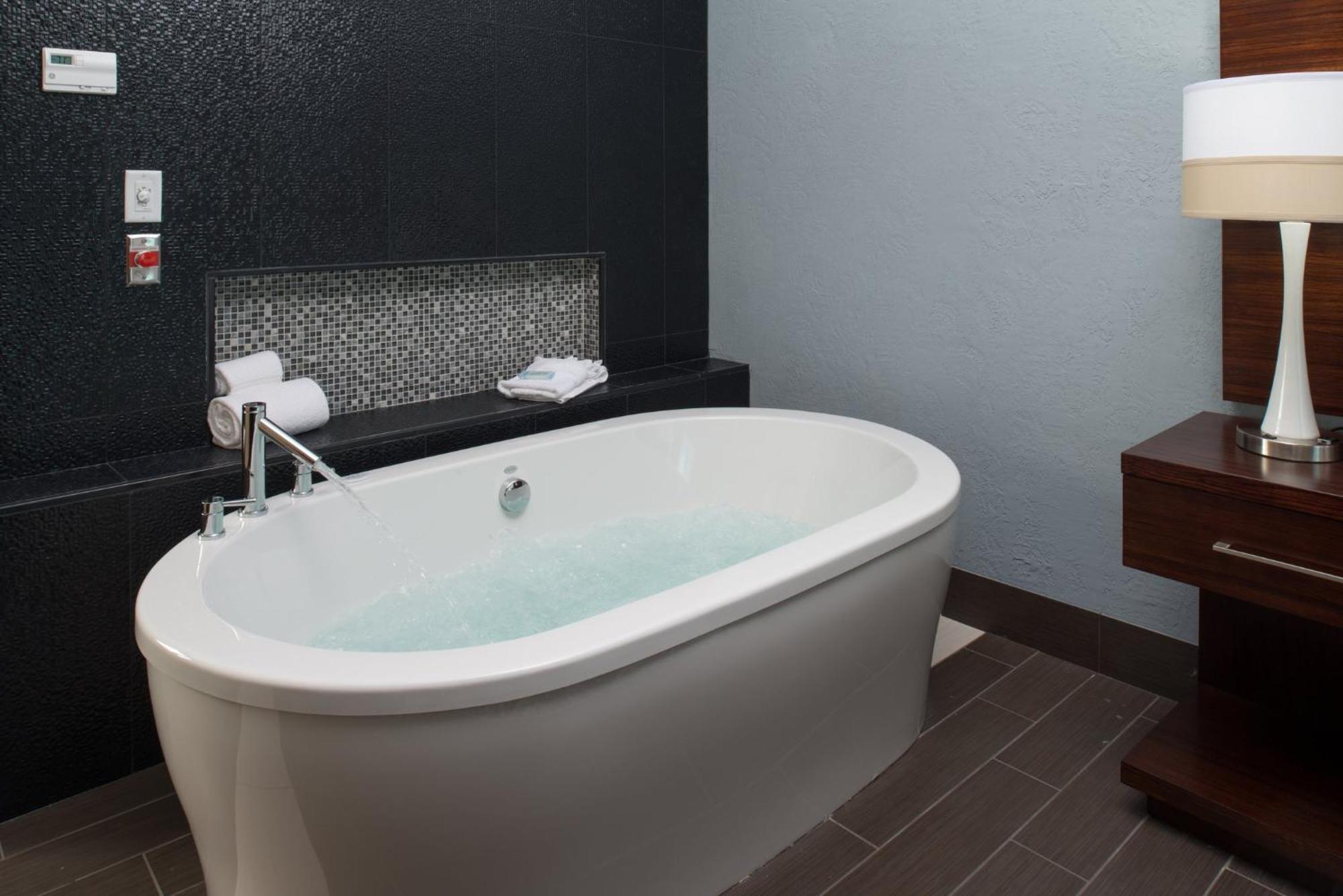 Holiday Inn Express & Suites Kansas City Airport By Ihg Exteriér fotografie