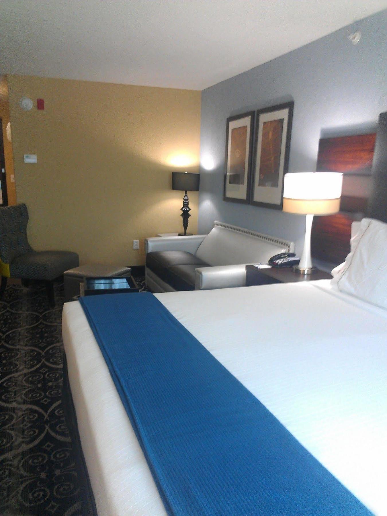 Holiday Inn Express & Suites Kansas City Airport By Ihg Pokoj fotografie